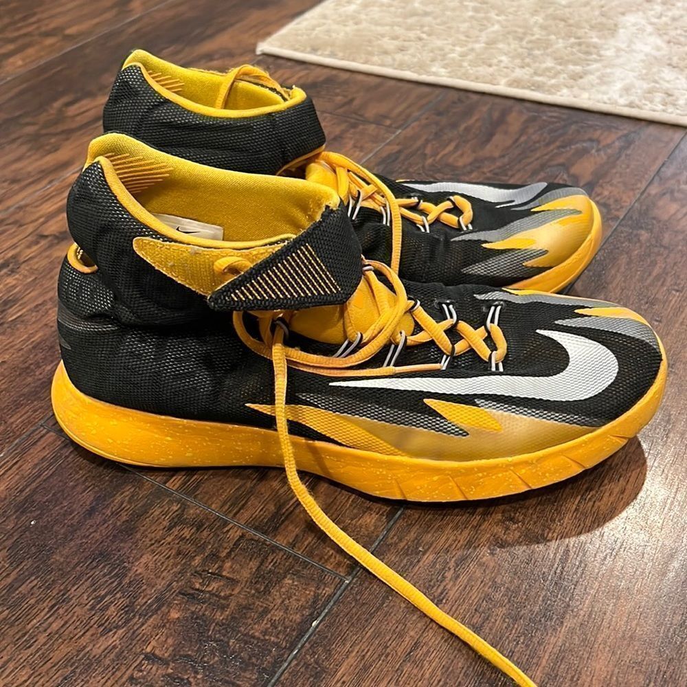 Zoom HyperRev 'Black Amarillo' size 10 in EUC‎ black and yellow EUC for age